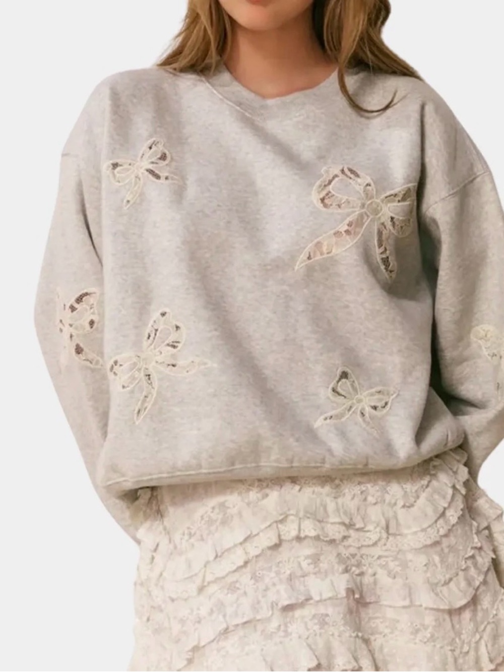 LoveShackFancy Lace Bow Appliqué Sweatshirt in Light Gray